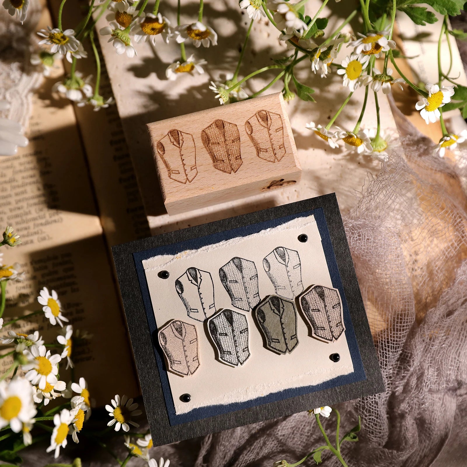 Vintage Flower & Bear Wooden Rubber Stamp – DIY Scrapbooking & Card Making