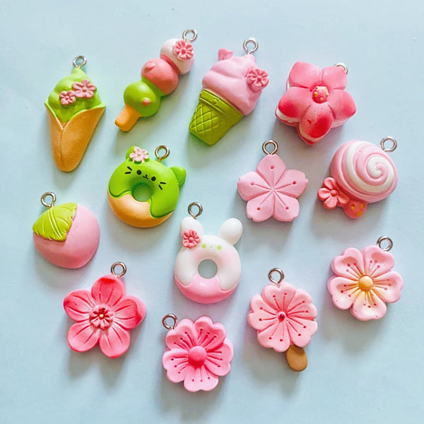 Cat Bread Flower Resin Charms – 10PCS DIY Pendants for Jewelry & Crafts