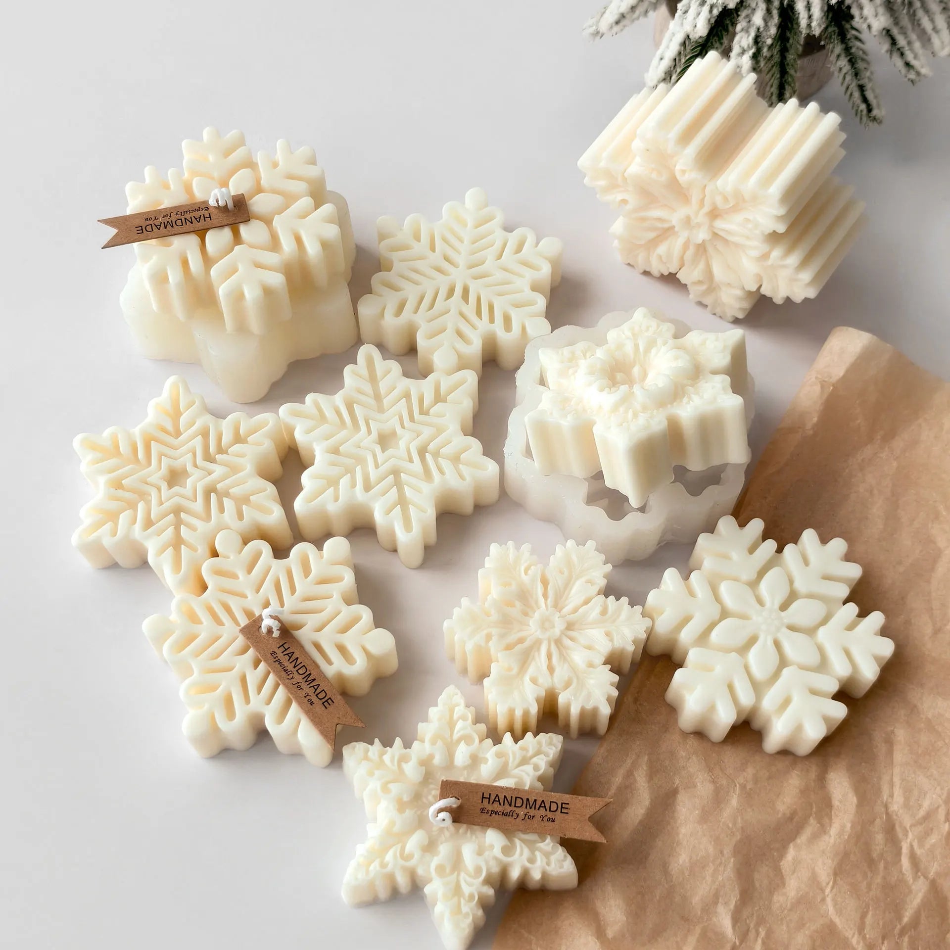 ❄️ Christmas Snowflake Pillar Candle Silicone Mold – DIY Candle, Soap & Chocolate Craft Mould