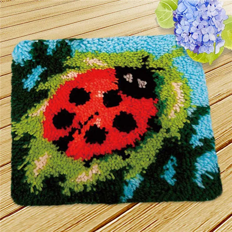 Flower Latch Hook Kit – DIY Embroidery Rug & Pillow Craft Set