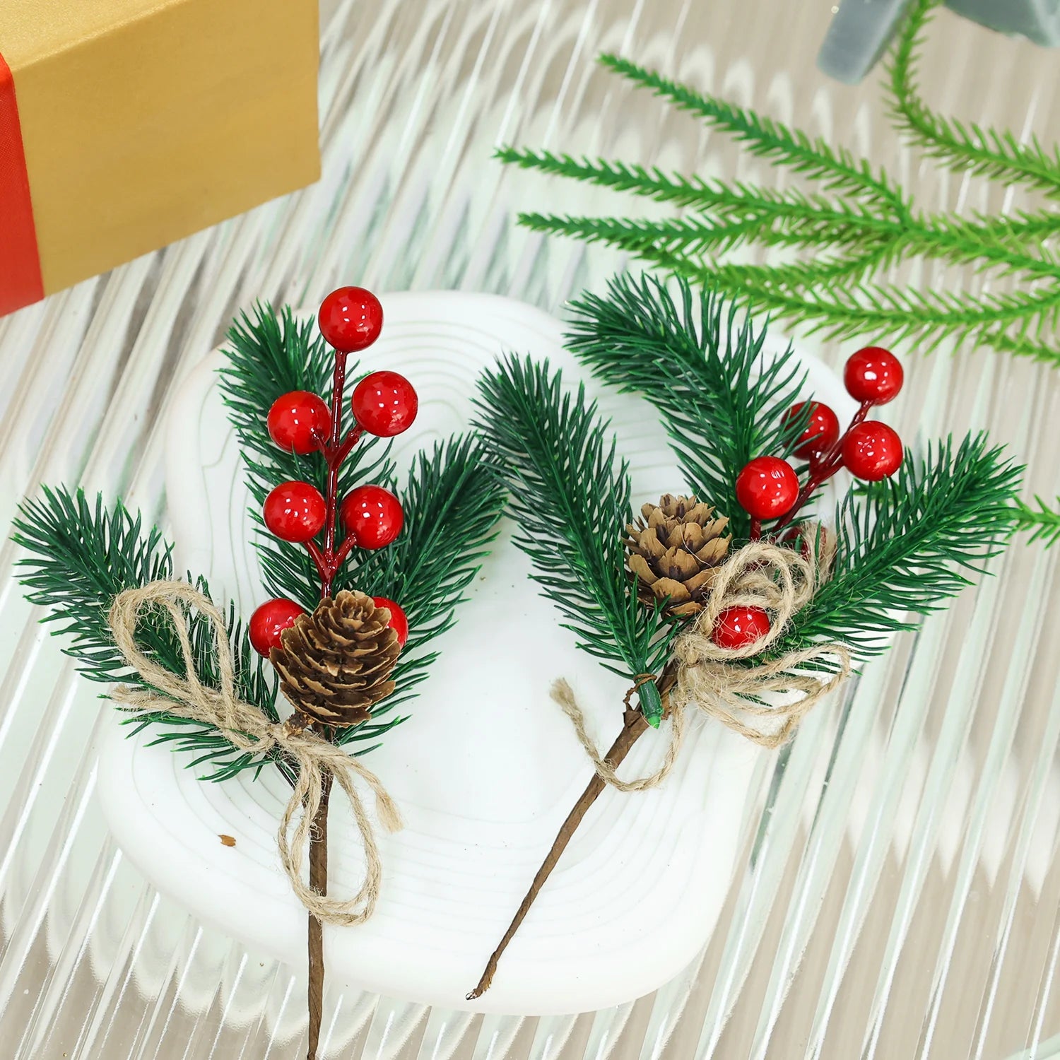 Christmas Pine & Red Berry Branches – Artificial Pine Needle Stems for DIY Wreaths & Décor (1/30PCS)